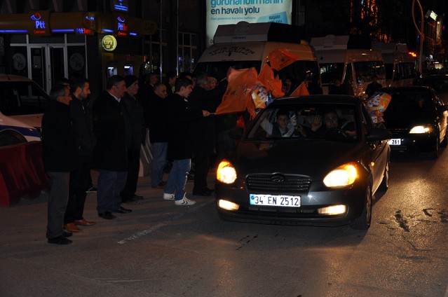 AK Parti kutlamalara başladı