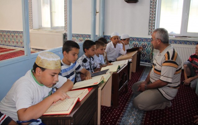 ‘Sosyal etkinlikler çocukları camiye bağlıyor’