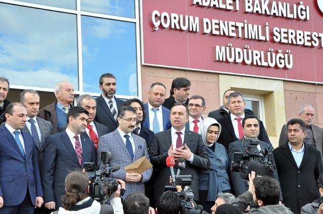 AK Parti İl Başkanı Rumi Bekiroğolu, mazbatasını a