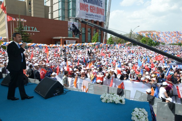 Başbakan Ahmet Davutoğlu'nun mitinginden kareler