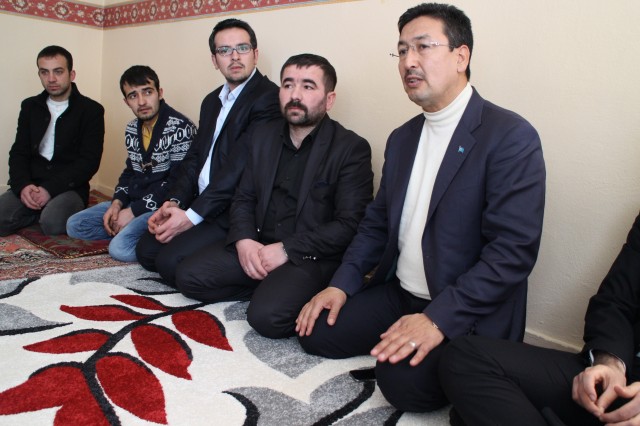 Alperenlerin yardımı Uygur Türkleri’ne ulaştı