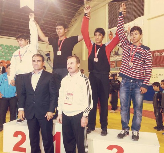 M. Tayyip Küçük Türkiye şampiyonu
