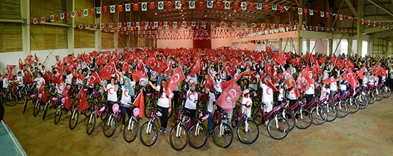 Çorum Belediyesi’nden bin çocuğa bisiklet