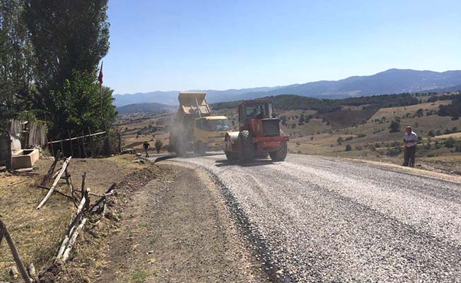 Kuruçay köyü yolu asfaltlandı