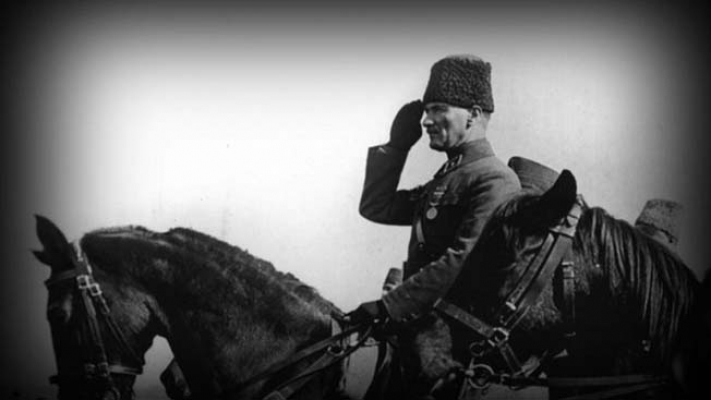 Atatürk'ü anıyoruz