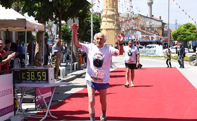 92’lik maratoncu yine koşacak
