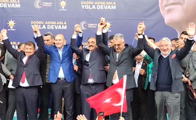 CHP’den AK Parti’ye geçti, rozetini Soylu taktı