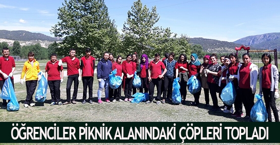 Öğrenciler piknik alanındaki çöpleri topladı