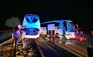 Yolcu otobüsleri çarpıştı, 13 yaralı