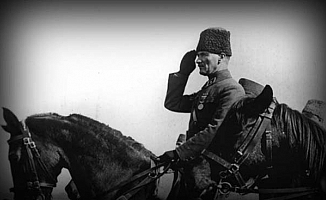 Atatürk'ü anıyoruz