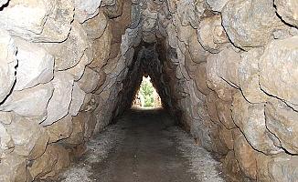 Kilit taşı kullanılan en eski yapı