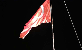 Kandiber'de dalgalanan bayrak ilgi bekliyor
