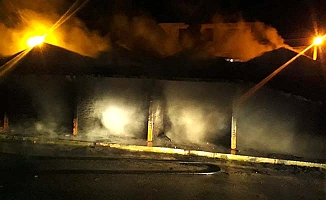 Alaca'da yangın, 8 işyeri zarar gördü