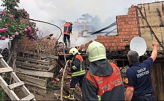 Yangın bir evi yaktı