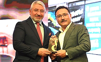 Aşgın'a 'Yılın Belediye Başkanı' ödülü