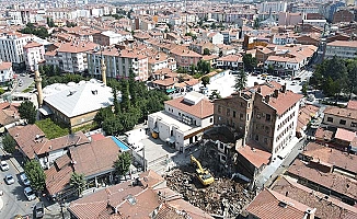 Ulu Cami etrafı yıkılıyor