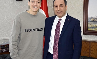 Mesut Özil’den hemşehrimize ziyaret
