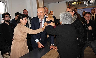 Adaylar tanıtıldı, Özsaçmacı’ya CHP rozeti