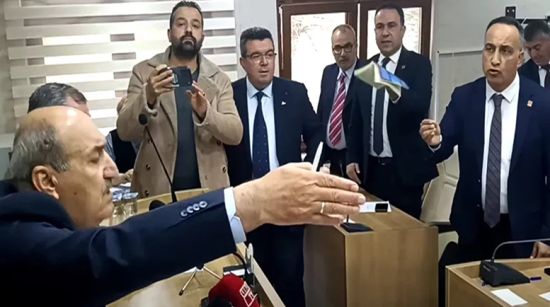 O üyeler çok kısa sürede fikir değiştirdiler