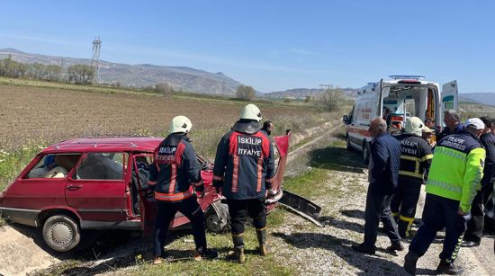 Uğurludağ yol ayrımında kaza, 3 yaralı