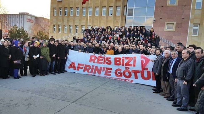 Gövde gösterisi yaptı