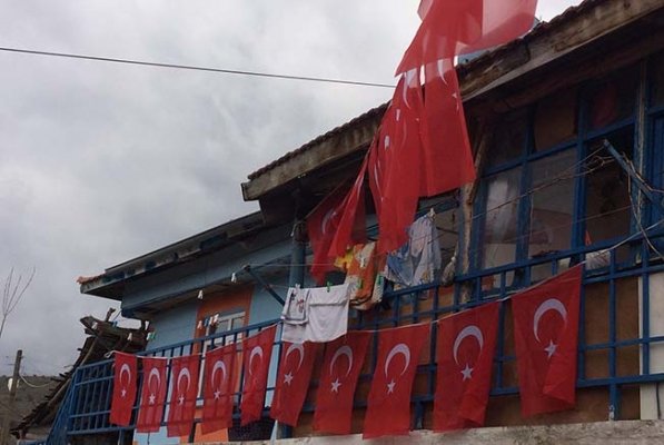 Güney Köyü kırmızı-beyaz