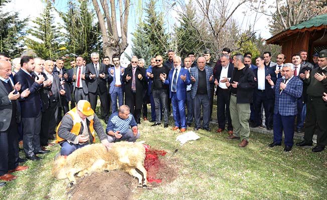 Milletimizin önünde kimse duramayacak