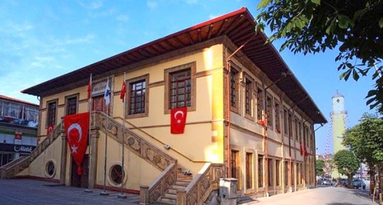 Yeni müdürler makamlarına oturdu