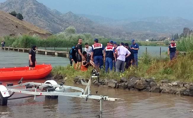 Göle düşen çocuğun cesedi bulundu