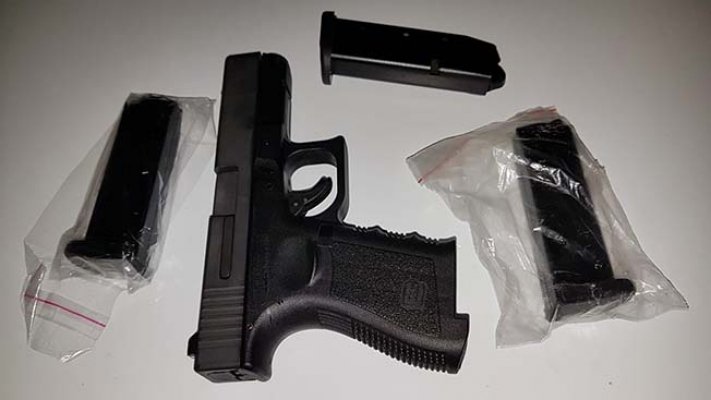 Ruhsatsız silahla yakalandılar