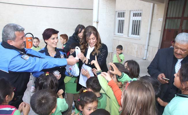 50 öğrenciye eğitim desteği