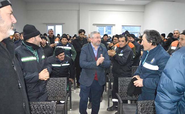 Belediye personeliyle buluştu