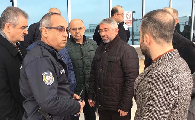 Bayrak süslerken elektrik çarptı