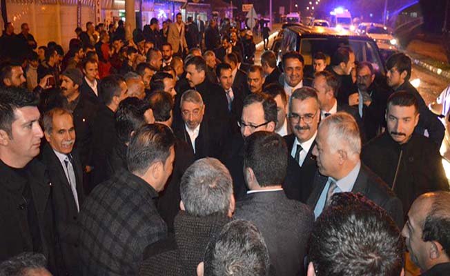 Yoğun programını ilçelerle sürdürdü