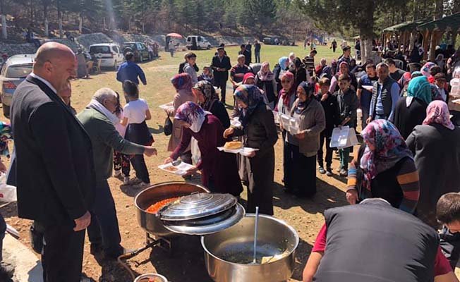 Bahar şenliğinde halktan mazbata aldı