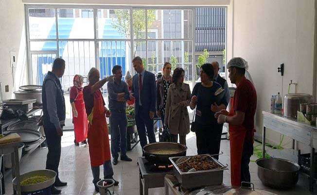 İftar çadırı mutfağında denetim