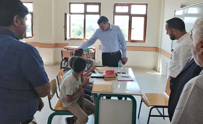 Vali hafızlık öğrencileri ile sohbet etti