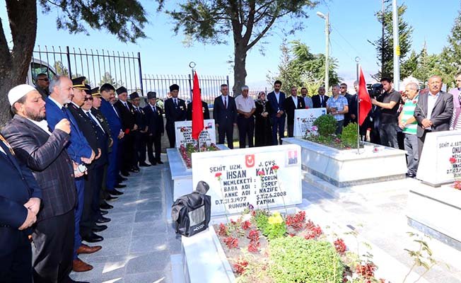 Gaziler Günü’nde şehitlere dua