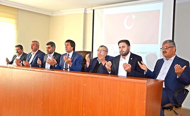 Dualar Mehmetçik için