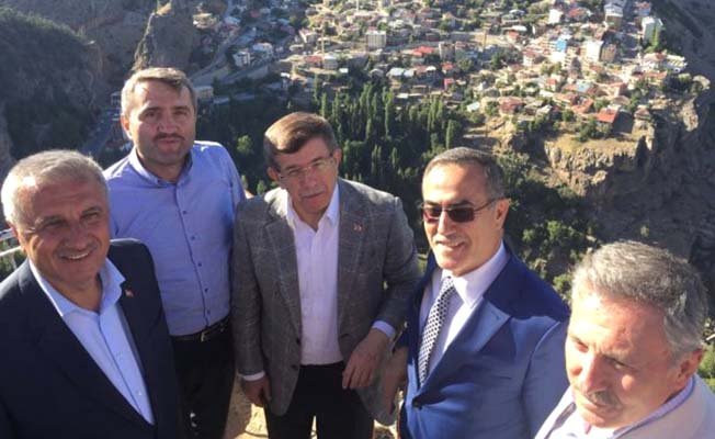 Özkes başlamadan ayrıldı