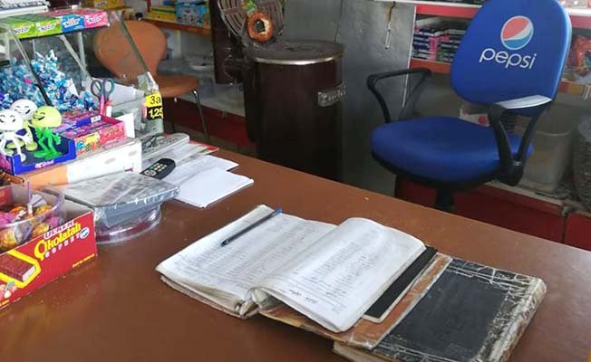 Gizemli hayırsever bakkal borçlarını kapattı