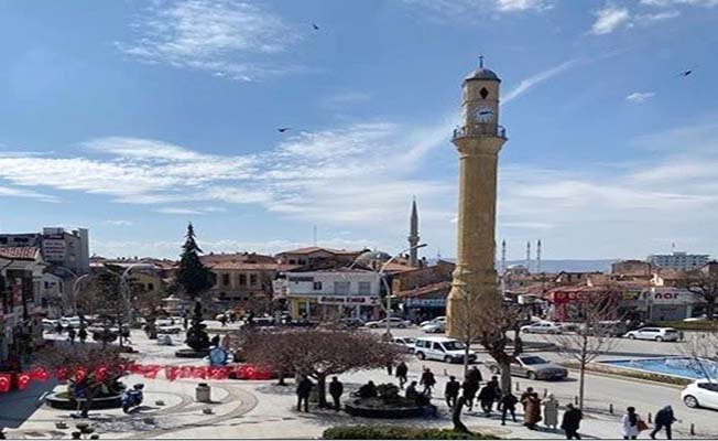 Evde kalmayanlara sitem