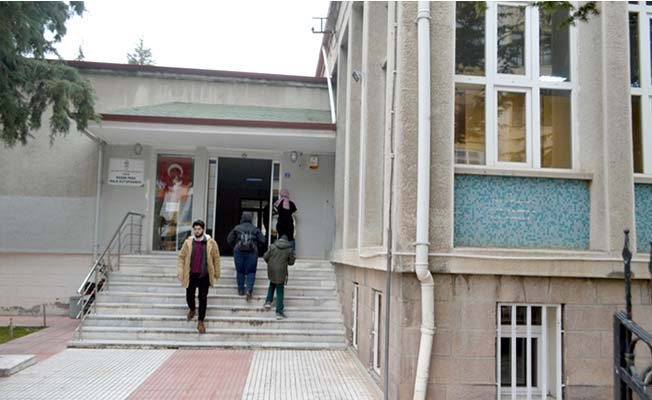 Kütüphane yıkılıyor