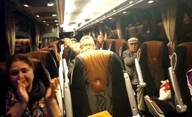 Sağlık çalışanlarına alkışlı destek