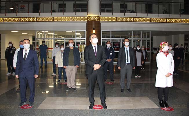 Bu kez sağlık çalışanları alkışladı