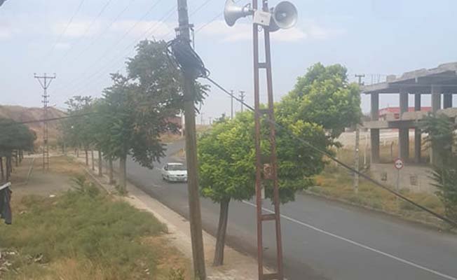 Vatandaş adeta ip atlayarak evine gidiyor
