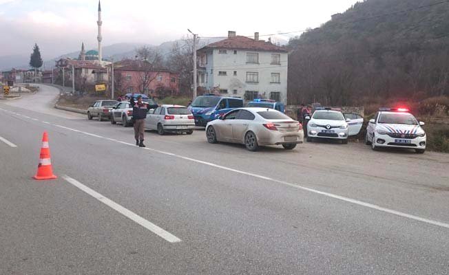 Karantinayı ihlal eden bir kişi yol kontrolünde yakalandı