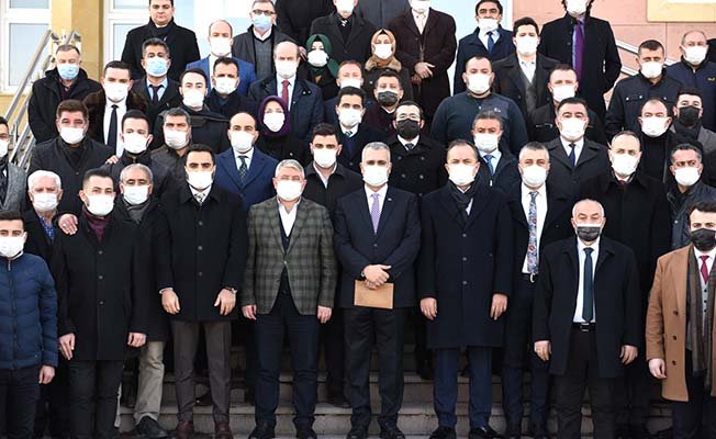 Ahlatcı mazbatayı aldı