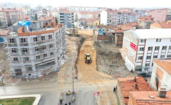 Bu yol 2 ana caddeyi rahatlatacak