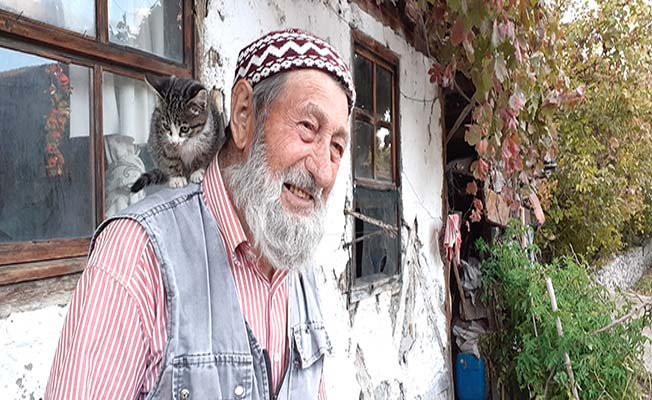 Hayvansever Halil Dede vefat etti